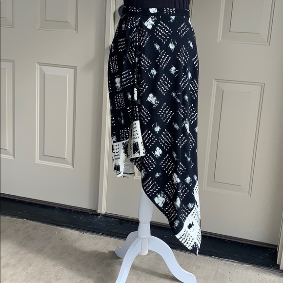 🆕 Worth Asymmetrical Skirt - Picture 3 of 14